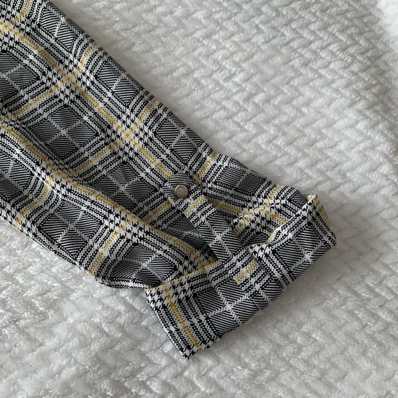 Cocomo Women roll-tab Sleeve printed Top size S - plaid blouse with bags - Picture 8 of 12